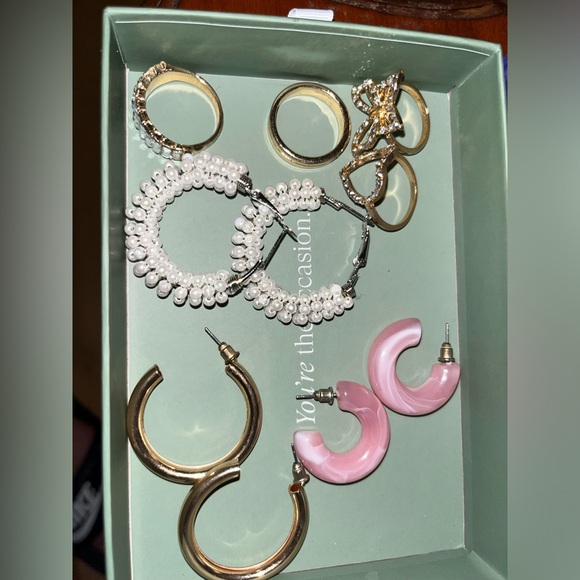 All these earrings and rings for 20$ - Picture 4 of 4